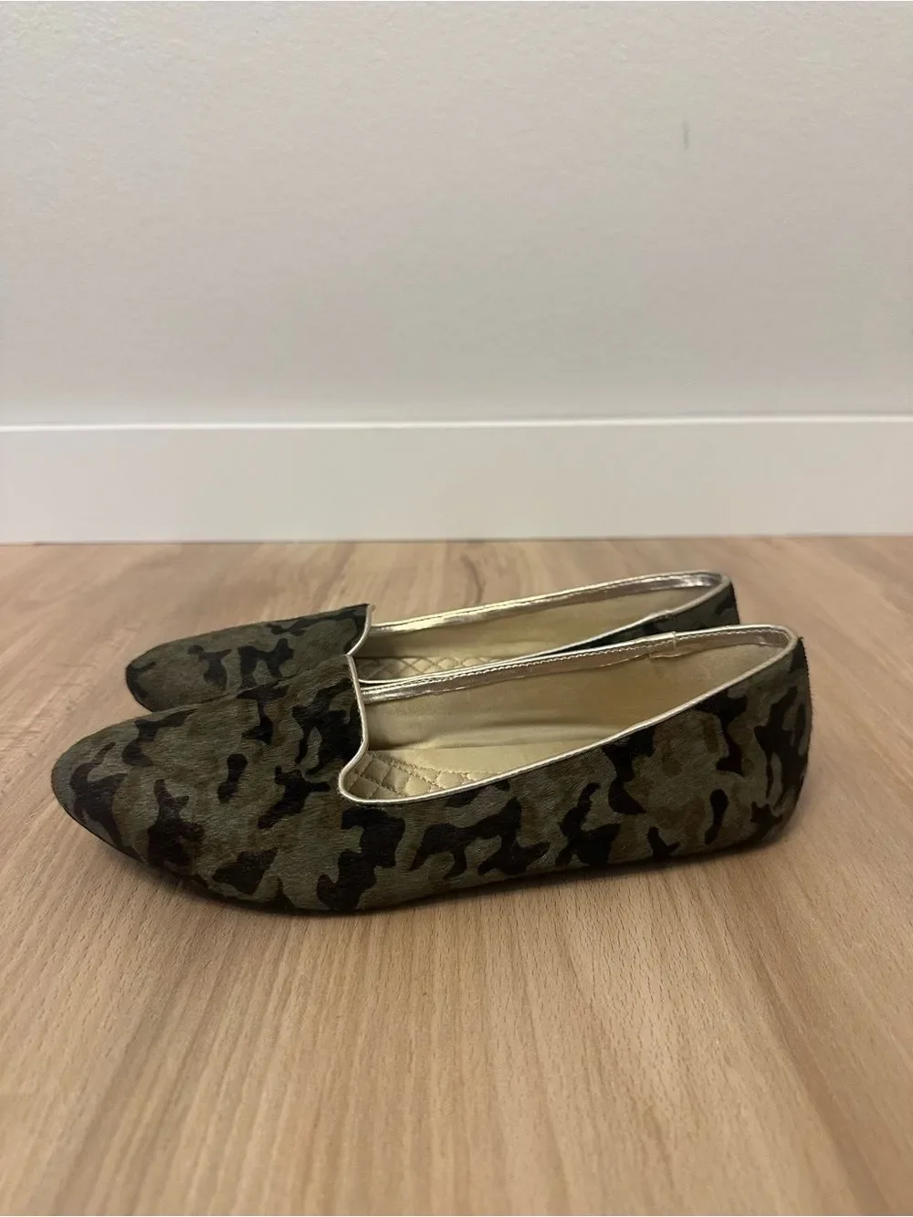 Birdies The Blackbird Olive Green Camo Pointed-Toe Flats Loafers